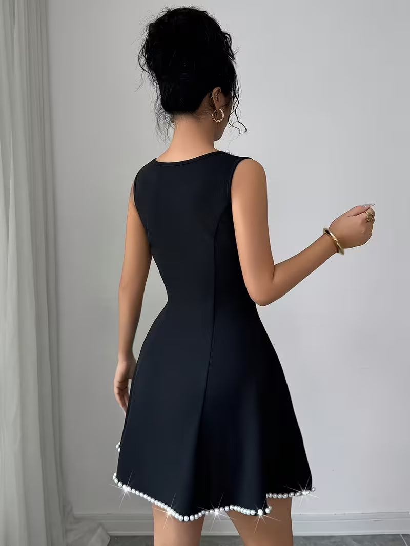 Elegant Pearl-Trimmed Sleeveless Waist-Cinching Short Dress for Women, Suitable for Spring And Summer Wear. Elegant Dress for Women
